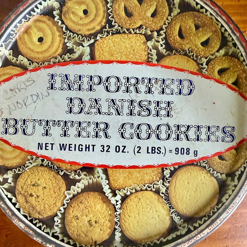Vintage Butter Cookies Tin Round Biscuit Tin Kitchen Storage Danish Style Retro - Picture 3 of 9